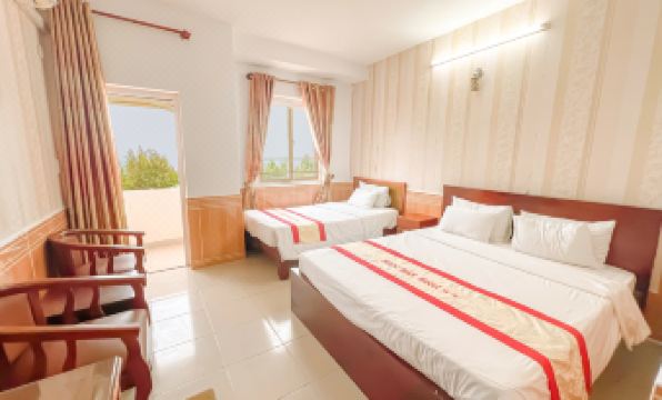 Ngoc HAN Hotel by the Moment