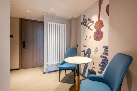 Mannsic Hotel (Beijing Communication University Dalianpo Subway Station Branch) Отели рядом с достопримечательностью «Jintian Park»