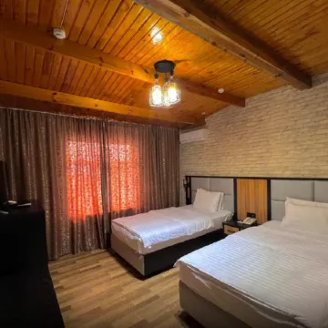 Byond Hotel Отели рядом с достопримечательностью «Свято-Успенский Кафедральный Собор»