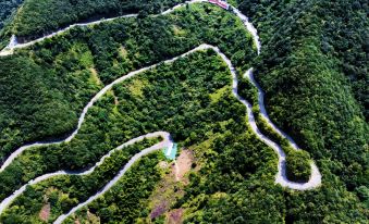 Lin Yun Mountain House (Taoling Liudaowan Store)