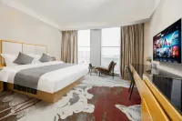 Circular Smart Hotel (Zhongshan Ancient Town Weimin Lighting City Branch) - parcheggio