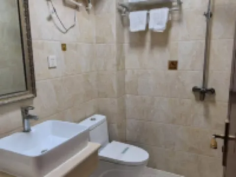 Hualong Xiangdong Hotel Hotels in Hualong