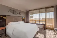 Four Points by Sheraton Munich Arabellapark - Pools