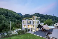 Sun & Moon Mountain B&B (Anhui South Sichuan Line Store)