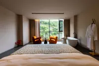 Huangguoshu Mountain Front Moonlight Homestay - 2-Star