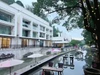Floral Hotel · Wuyi Green Maple Valley Hotel - สระว่ายน้ำแบบอินฟินิตี้