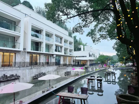 Floral Hotel · Wuyi Green Maple Valley Hotel Отели рядом с достопримечательностью «Huangjiali Ancient Trees»