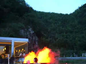 宣安•懸崖親子溯溪度假飯店（涇縣皖南川藏線月亮灣店）