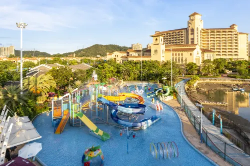 Azure Pavilion Hotel by R&F Huidong Resort - 5-Star