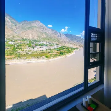 Deqin Haowan No.8 River View Grand Hotel