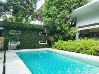 Glur Hostel Hotels in 