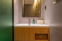 Cat's Distance YOUNG·IS·FASHION Hotel (Datong Ancient Town Parkson Plaza Branch)