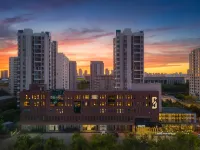 SFEEL Designer Hotel (Tianjin Binhai High speed Railway Station TEDA MSD Store) Hotels near Tianjin University of Science & Technology