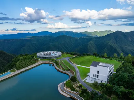 Peak·Time Xingchenshan Homestay (Songyang Anmin Township) Отели рядом с достопримечательностью «Ruoliao Yuanshilin»