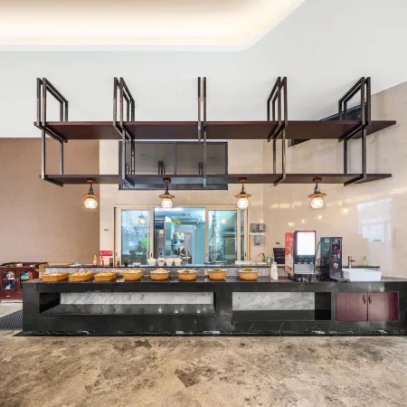 Huichang Moon Bay International Hotel (Huichang County Administrative Center Store)