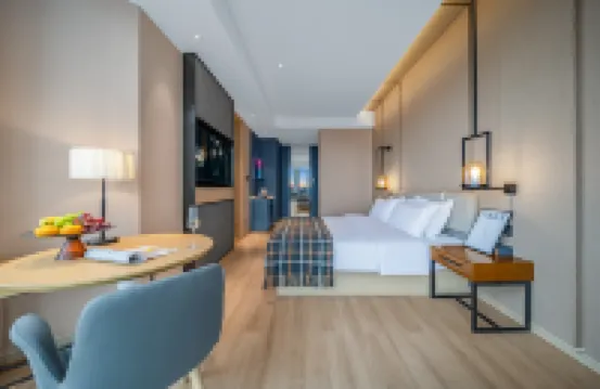 ALLIA Platinum Crystal Hotel (Chongqing Yangjiaping Metro Station Branch) Hotels near VERO MODA