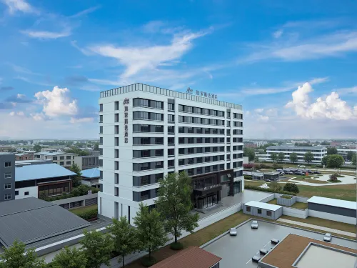 Home Inn Selected Hotel (Ezhou High-Speed Rail Station Branch) - navetta aeroportuale
