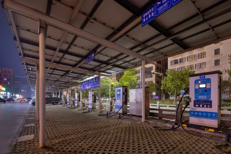 Guoji Hotel (Wanyang Zhongchuangcheng Industrial Zone) Отели рядом с достопримечательностью «Jiangnan Diyijia Scenic Resort»