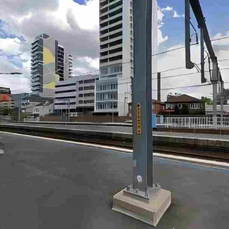 Burwood 2Br Lovely APT near Train with car parking