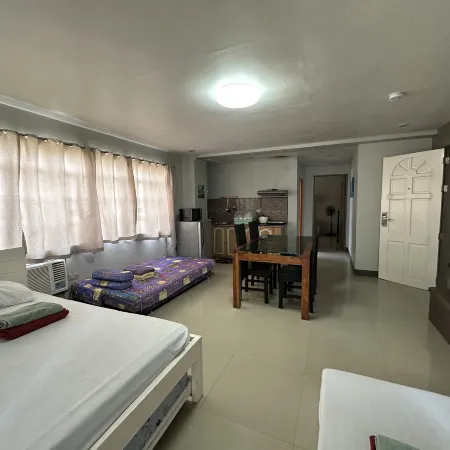 Beinte Singko de Marso Apartments