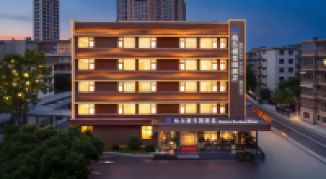 Bolton Garden Hotel (Zhuhai Lovers Middle Road Sun Moon Shell Grand Theatre) โรงแรมใกล้จูไห่ประมง