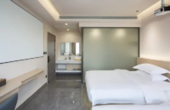 Floral Hotel · Ziyunlan Court (20 RMB Background Scenic Area Branch)