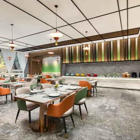 Haofeng Wyndham Hotel (Lincang Municipal Government Yulong Lake Park)