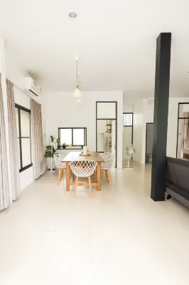 Rim klong house, Banrublom Rayong beach +Free wifi (Pool Villa)