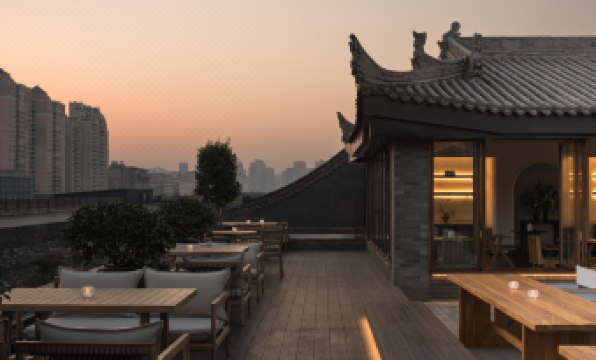 Wanda Yi, Xi'an Bell Tower The Linow