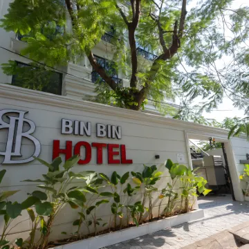 Bin Bin Hotel 11 - Near Island Diamond Hotels near SnowTown Saigon
