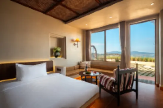 Pingtan Island YOOOO Oceanfront Sleep · Sunset Sea · Designer Manor