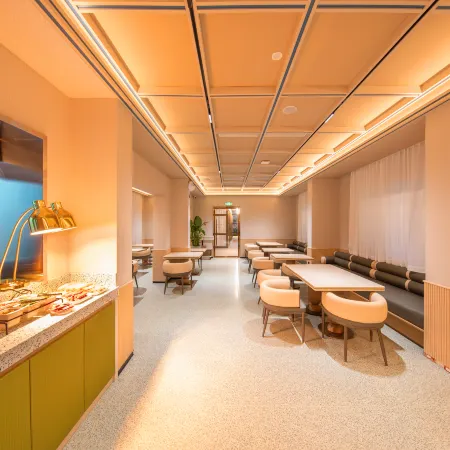 Zhouzhi International Hotel (Kunming Railway Station North Square Branch)