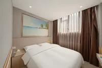 Banyuedao Smart Hotel (Yibin Guanying Ancient Street)