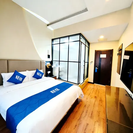 ZHONG YUAN HOTEL Отели рядом с достопримечательностью «Парк Труда»