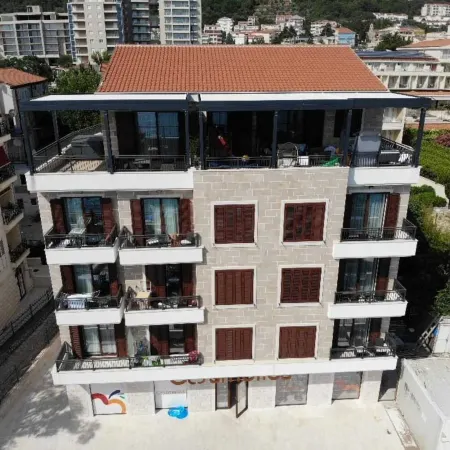 Seafront Apartments Petrovac