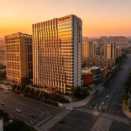 Chongqing Baolong Yiyue Selected Hotel (Hechuan Baolong Plaza Branch) Отели рядом с достопримечательностью «Готовная станция для пассажиров в Хичуане»
