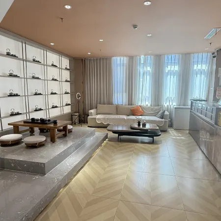Hanting Hotel (Yining Wanrong Square)