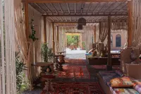 Rizamat Manor