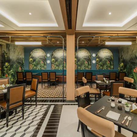 Happihaus Hotel Bangkok Отели рядом с достопримечательностью «Пирс Klong Tan»