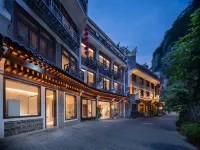 Zaiye · Luxury VI LLA Designer's Boutique Stay (Zhenyuan Ancient Town Zhusheng Bridge)