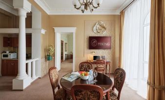 Pekin Hotel