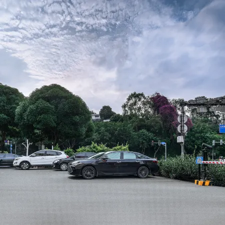 Swallow Return Hotel (Hengji Plaza Food City, Baise Youjiang District)