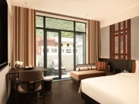 Atour S Hotel, Bianbian Street, Tourist Center of Jiuzhaigou Scenic Area - balcony