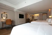 Vienna International Hotel (Yangshuo West Street Shili Gallery Branch)