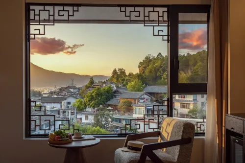 Yangshe Guanshan Cloud Mansion Wilds·Onsen Homestay (Big Water Wheel, Lijiang Ancient Town) - Lãng mạn