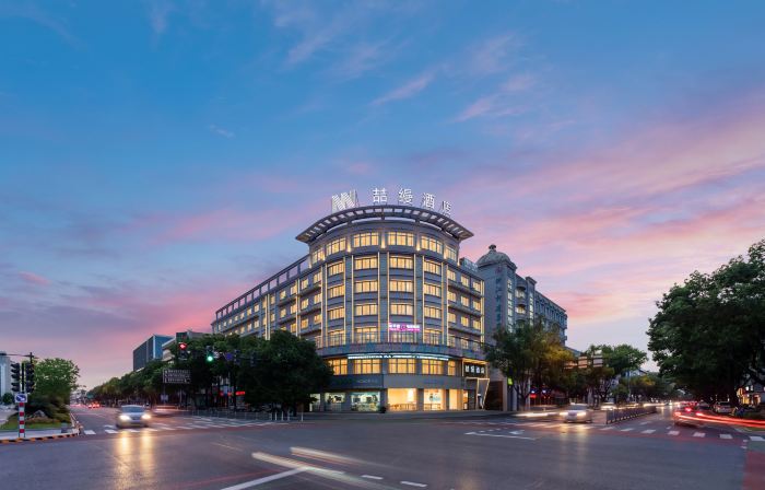 M·Zheman Intelligent Light Luxury Hotel