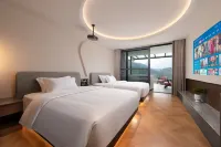Yanu Tianjing Hot Spring Resort Hotel - balcony