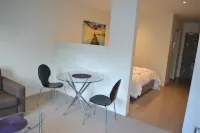 Astra Apartments Glen Waverley @ViQi - Homestays