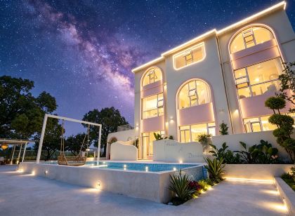 Dream Building · Garden Castle Family Homestay