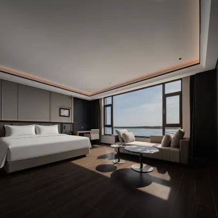 Four Seasons Lakeside Hotel (Daqing West Railway Station Wanda Plaza)